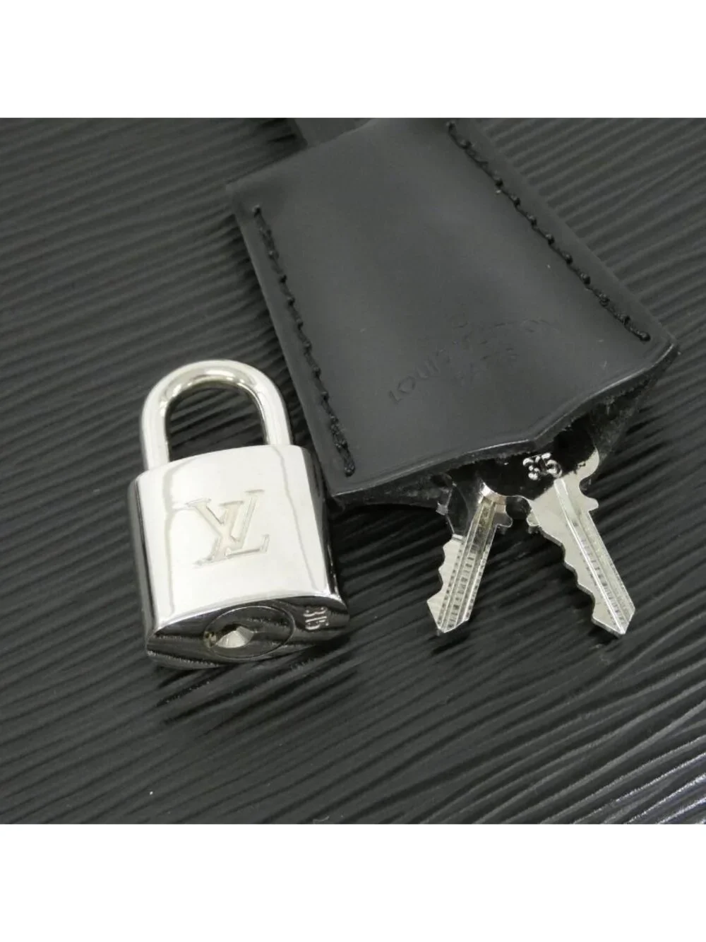 Louis Vuitton Epi Pont Neuf PM